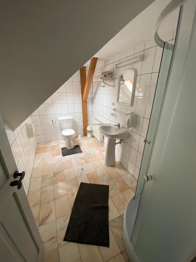 Voeroes Guest House Tirgu Secuiesc Exterior photo